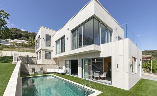 House in Bois Fleuri-Chevre d'Or-Saint Philippe, Biot, France 1