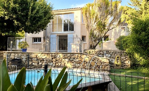 House in Six-Fours-les-Plages, Provence-Alpes-Côte d'Azur, France 1