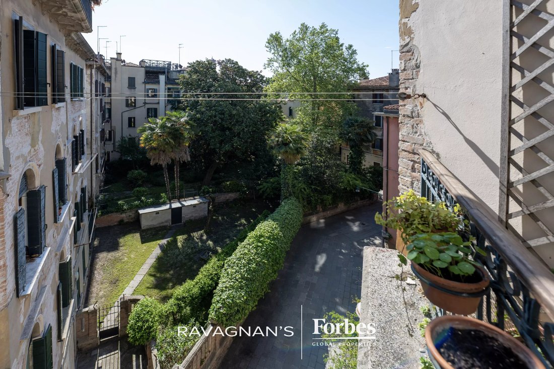 Apartment in Saint Paul, Venice, Italy 4 - 18404745