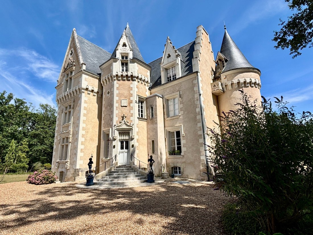 House in Genille, Centre-Val de Loire, France 1 - 18409301
