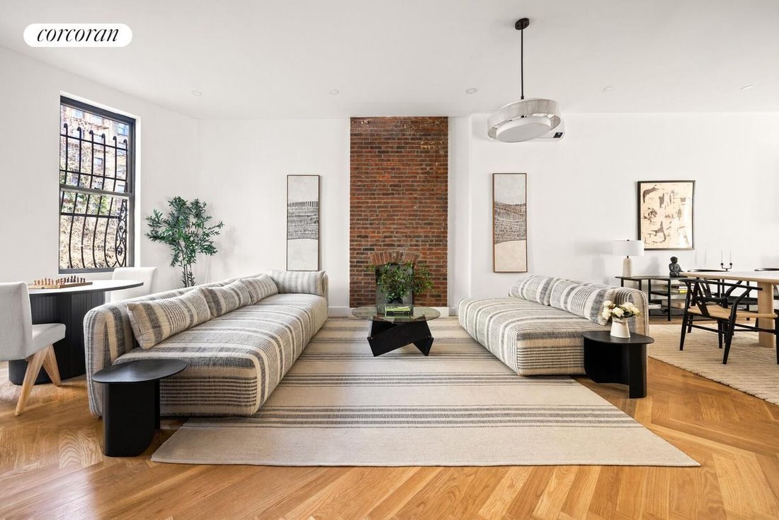 House in New York, New York, United States 1 - 16938393