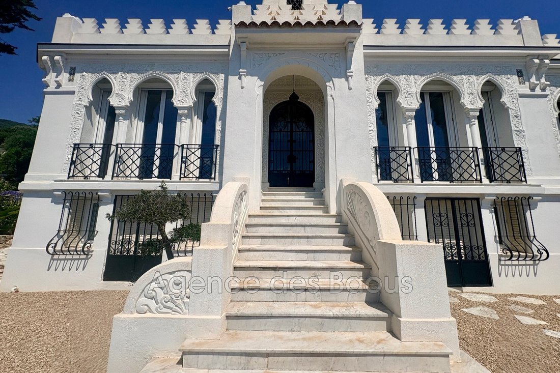 Villa in Gattières, Provence-Alpes-Côte d'Azur, France 1 - 18403922