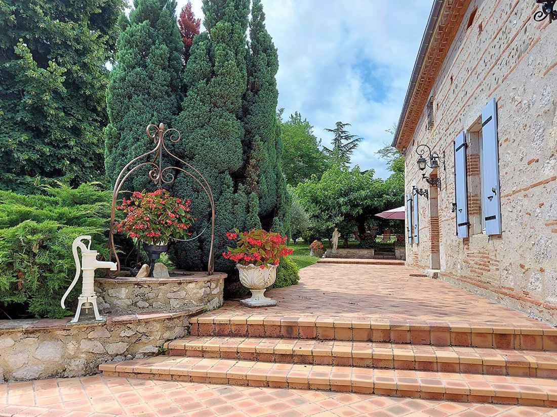 Villa in Layrac, Nouvelle-Aquitaine, France 2 - 18405401