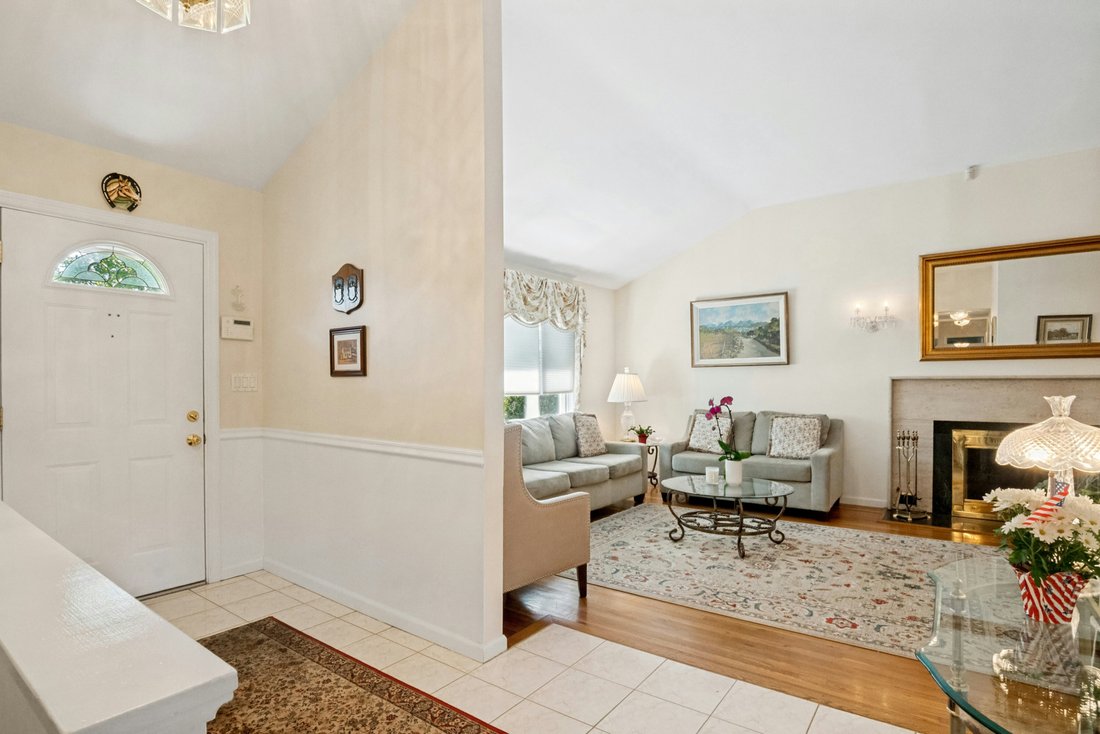 House in White Plains, New York, United States 5 - 18404430