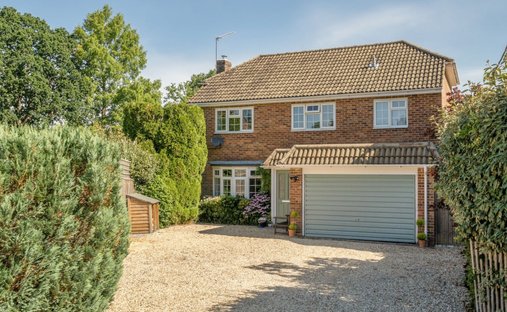 House in Brockenhurst, England 1