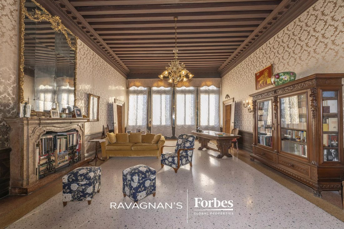 Apartment in Dorsoduro, Venice, Italy 1 - 18404850