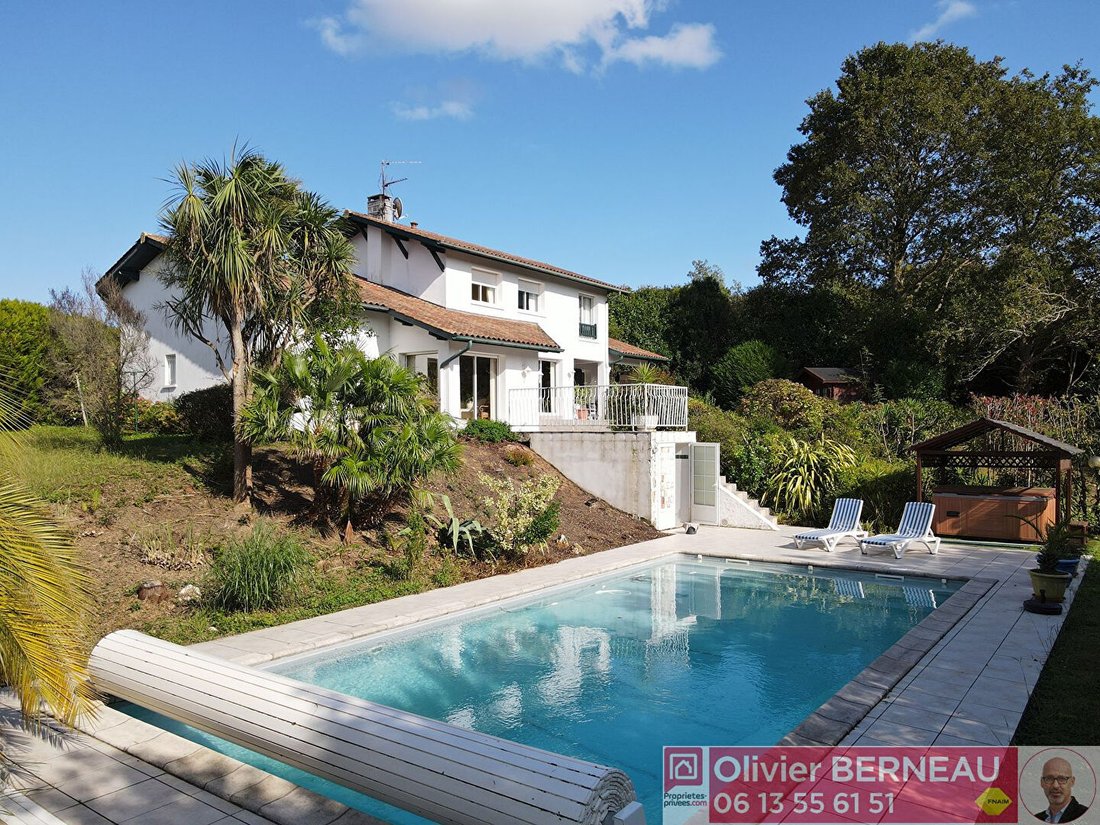 Villa in Arcangues, Nouvelle-Aquitaine, France 1 - 18405801