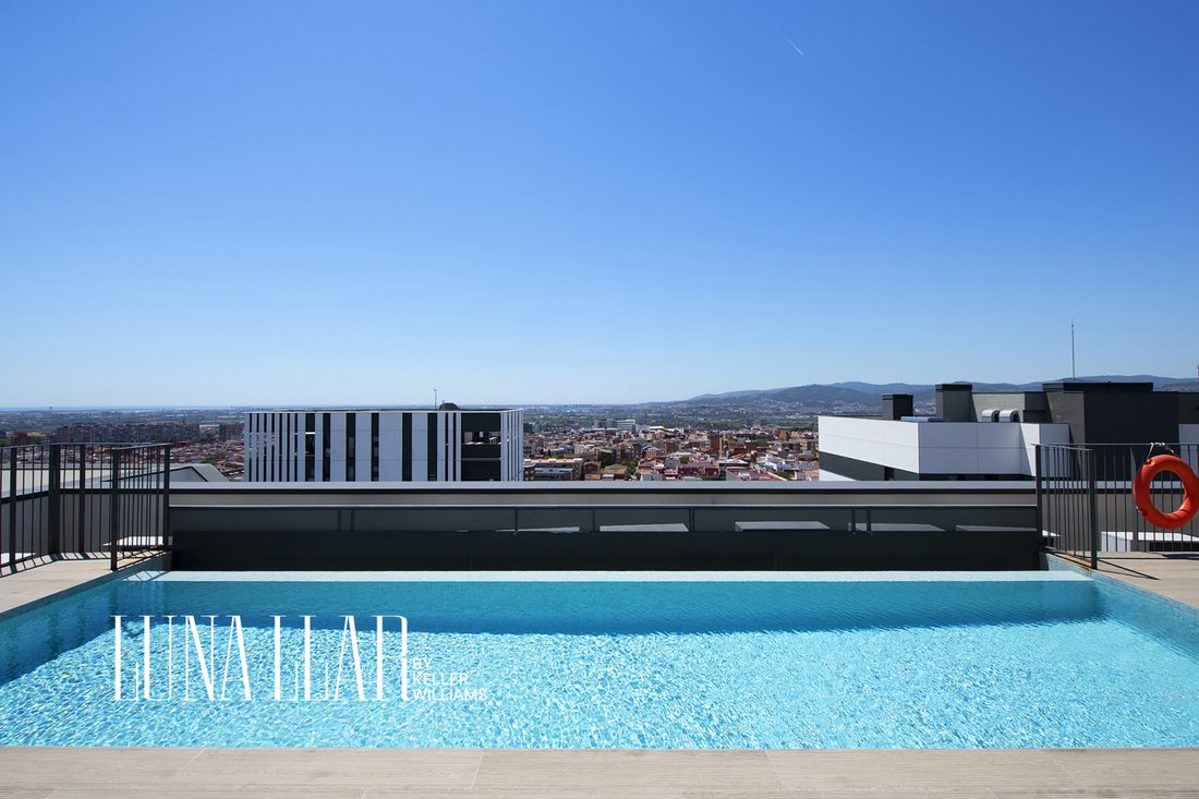 Apartment in Cornella de Llobregat, Catalonia, Spain 2 - 18411641