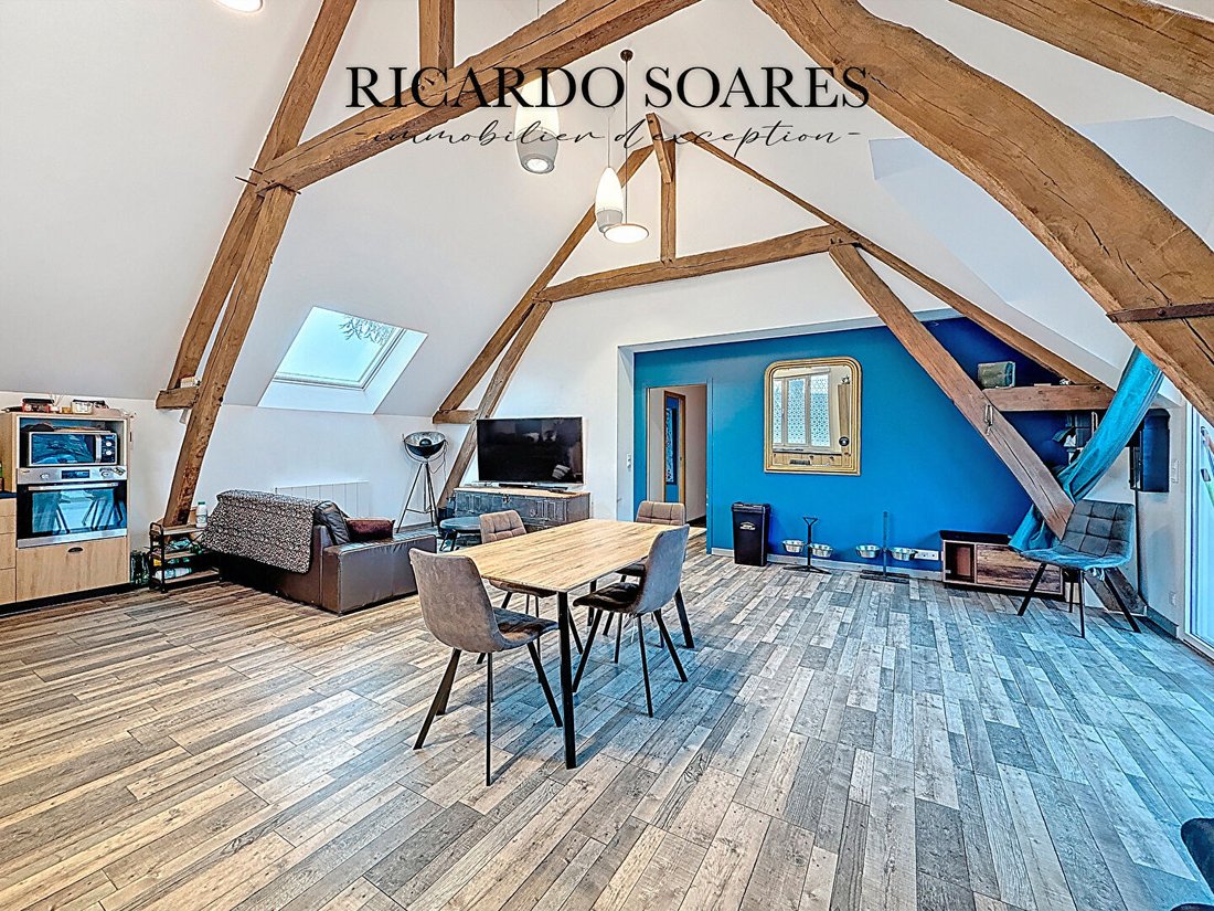 Estrees-Saint-Denis, Hauts-de-France, France 4 - 18405412