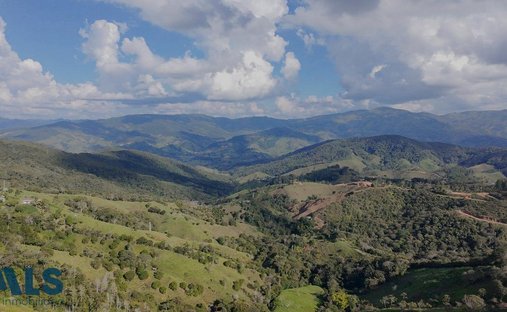 Finca a Gómez Plata, Dipartimento di Antioquia, Colombia 1