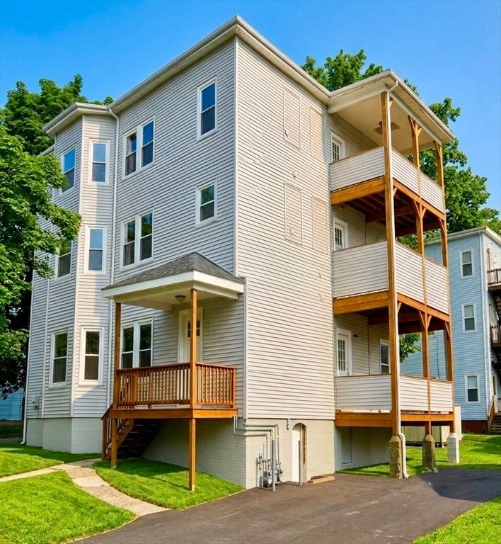 Whitman, Massachusetts, United States 2 - 18419144