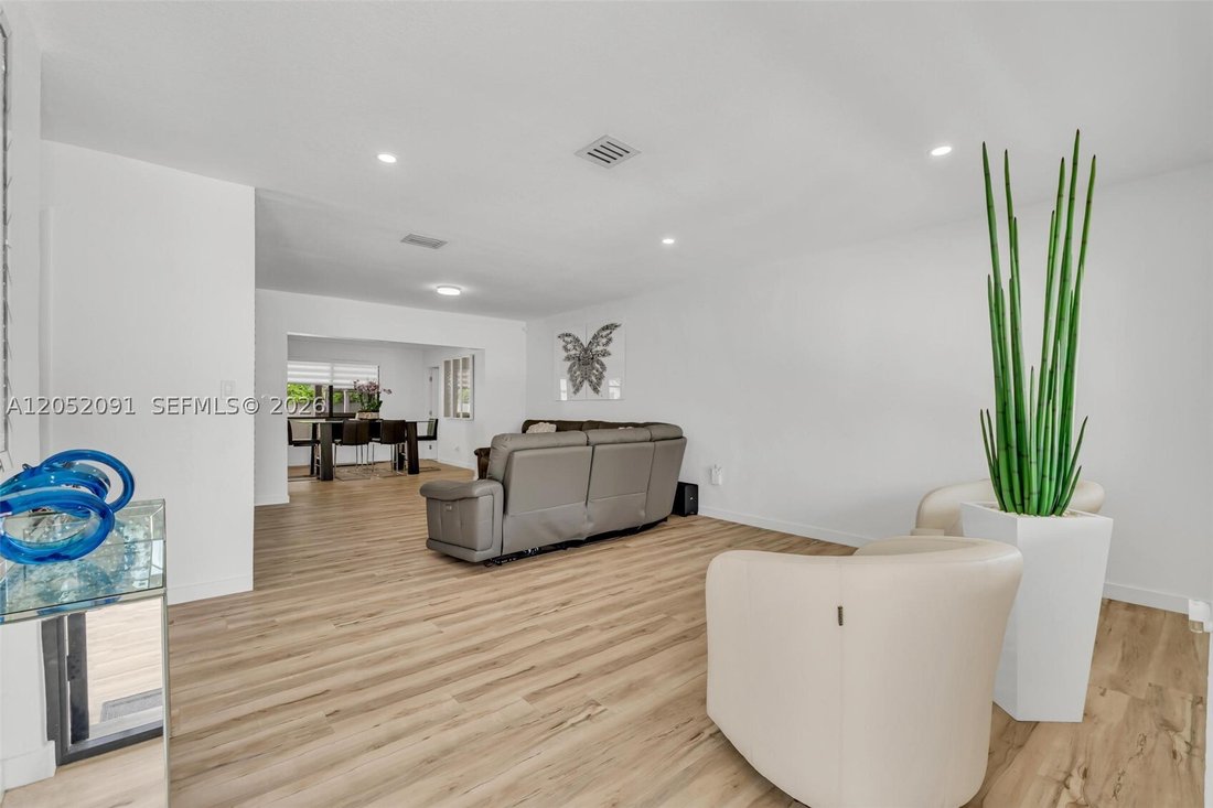 House in Miami, Florida, United States 4 - 18414825