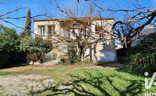 House in Les Passons, Aubagne, France 1