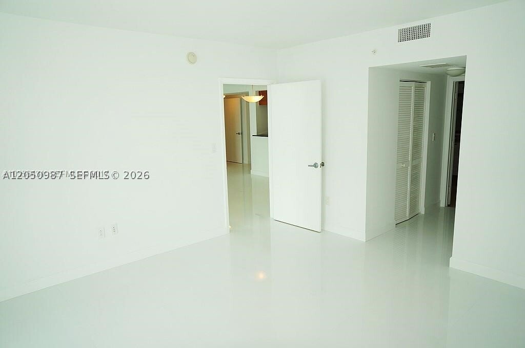 Condo in Miami, Florida, United States 5 - 18403373