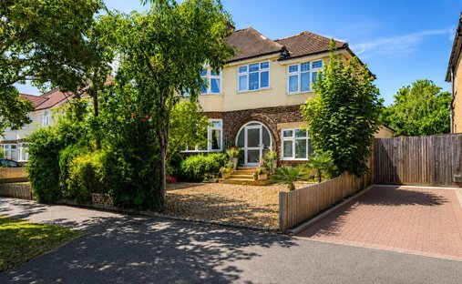 House in Surbiton Hill, Royal Borough of Kingston upon Thames, England 1