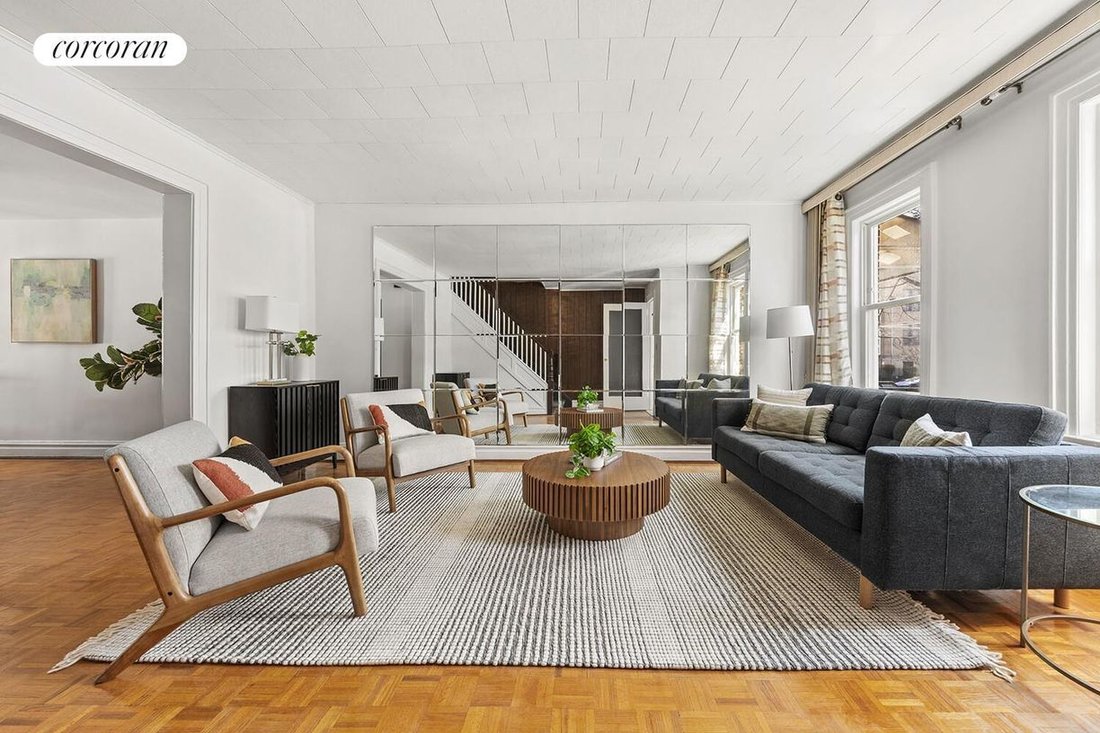 House in New York, New York, United States 3 - 17617805