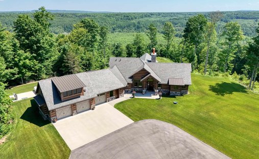 House in Benzonia, Michigan, United States 1