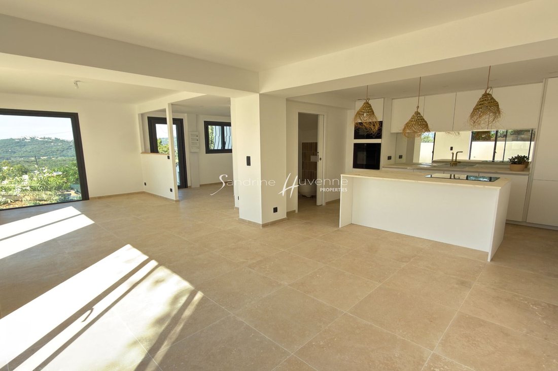 Villa in La Croix-Valmer, Provence-Alpes-Côte d'Azur, France 2 - 18403902