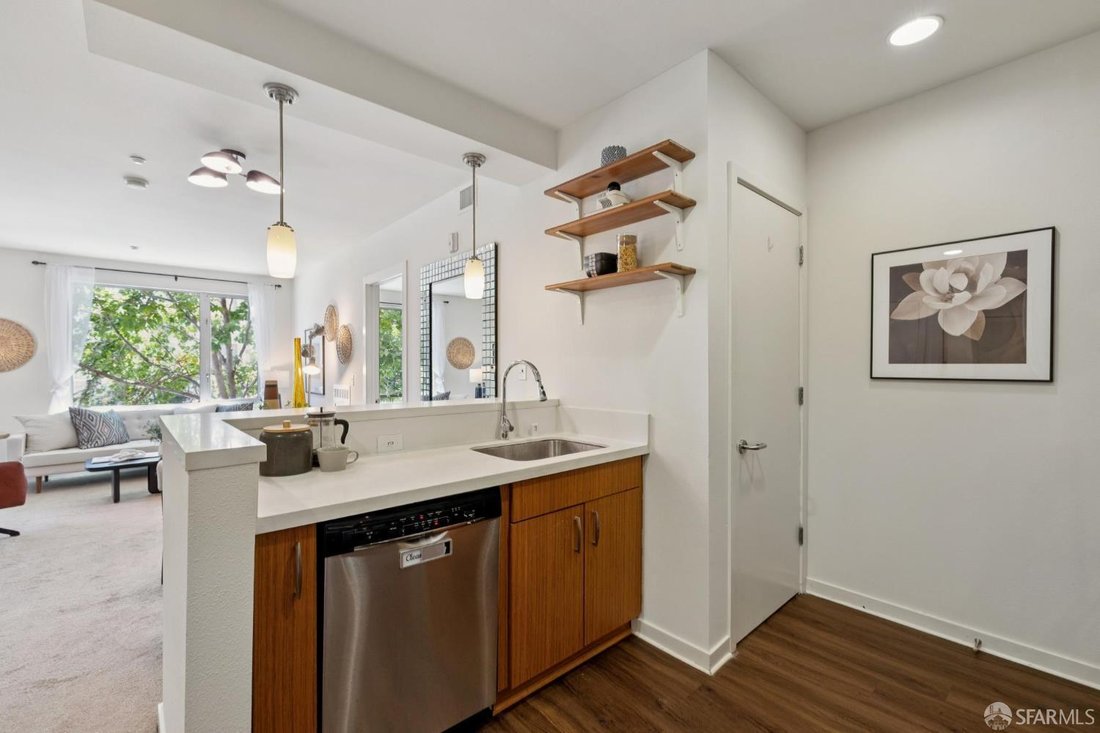 Condo in San Francisco, California, United States 3 - 18406605