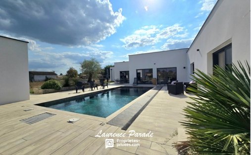 Villa in Le Pizou, Nouvelle-Aquitaine, France 1