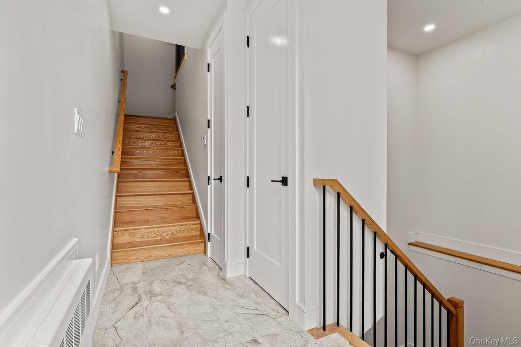 Condo in Airmont, New York, United States 5 - 18403930