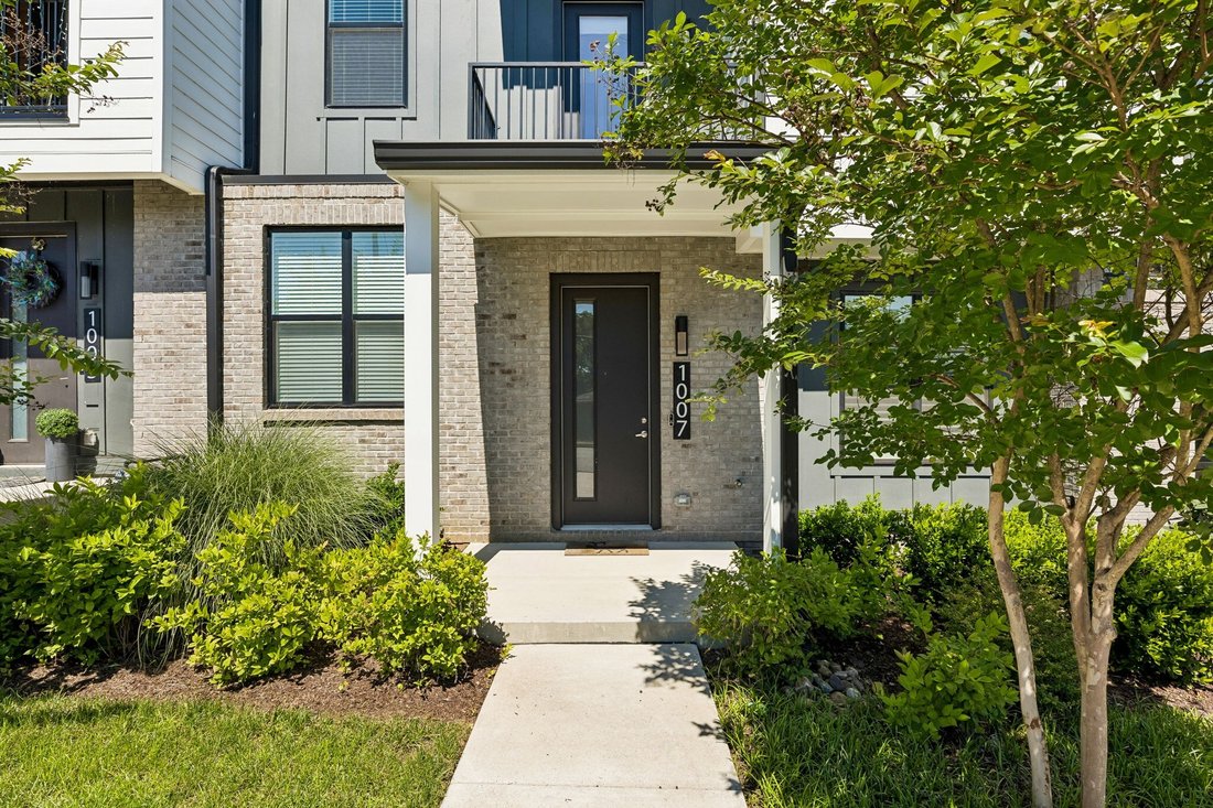 Co Op in Nashville, Tennessee, United States 5 - 18408556