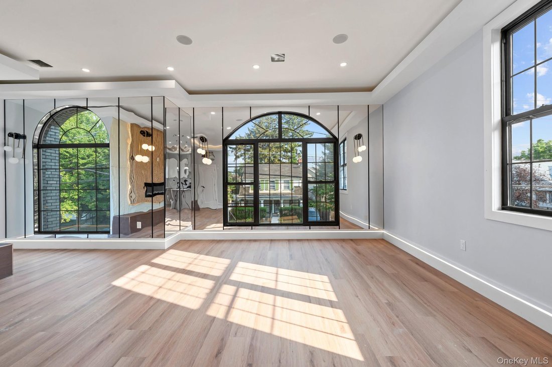 House in New York, New York, United States 4 - 18406943