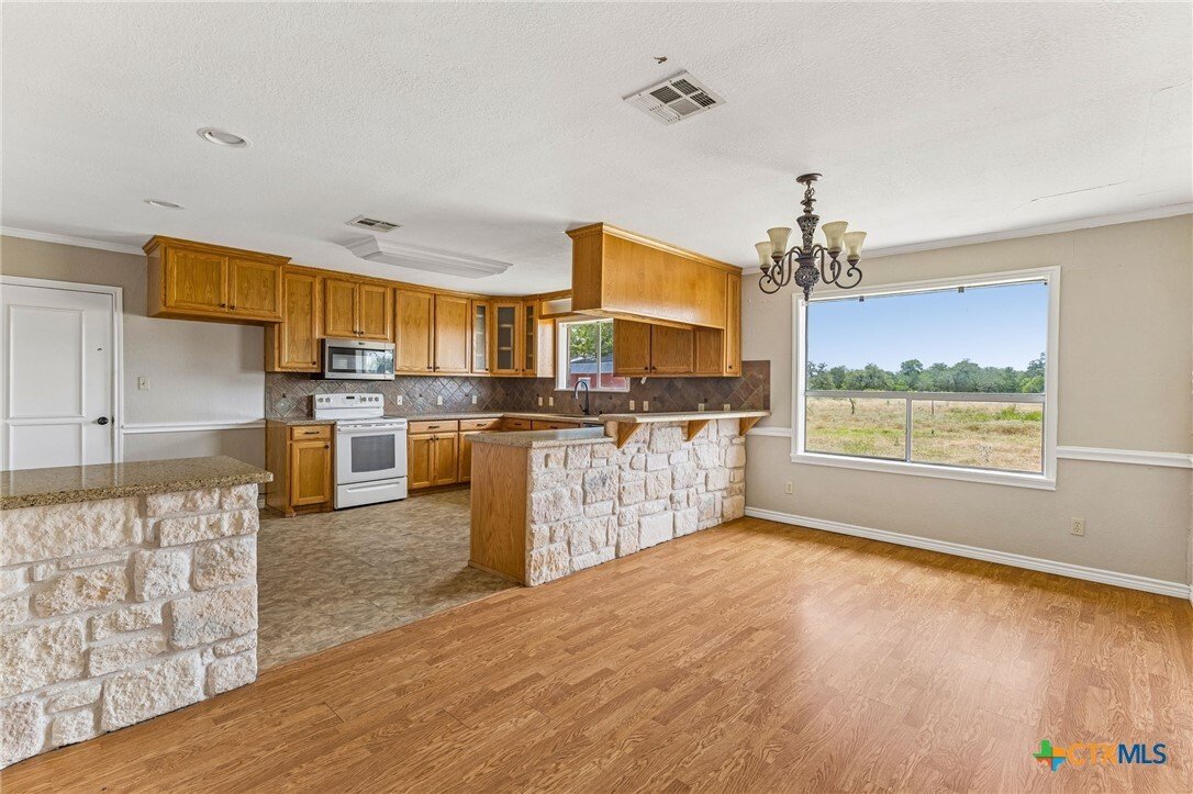 House in Lockhart, Texas, United States 4 - 17721958