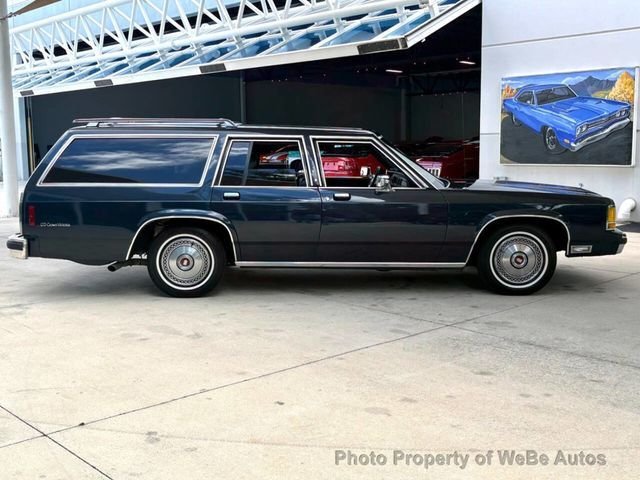 Ford Crown Victoria in Calverton, NY, United States 5 - 18414916
