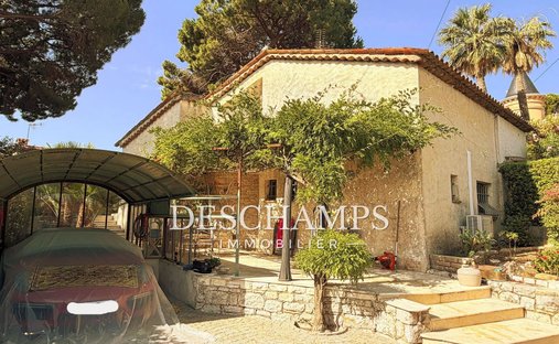 Villa in Les Cougoulins-Rastines, Antibes, France 1