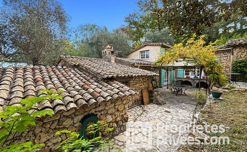 Villa in Croix des Gardes, Cannes, France 1