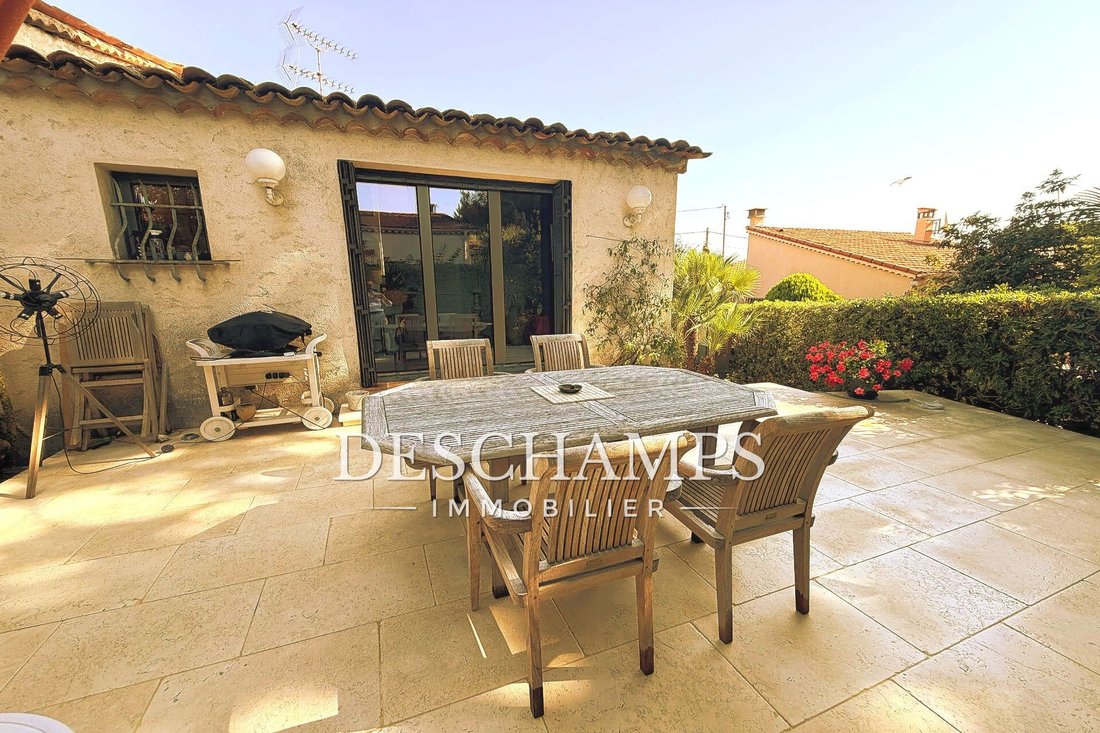 Villa in Les Cougoulins-Rastines, Antibes, France 2 - 18413740