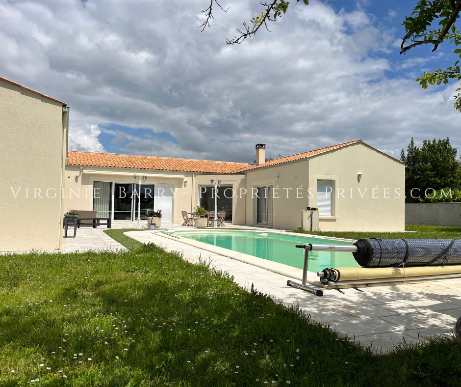 Villa in Echillais, Nouvelle-Aquitaine, France 1 - 18405301