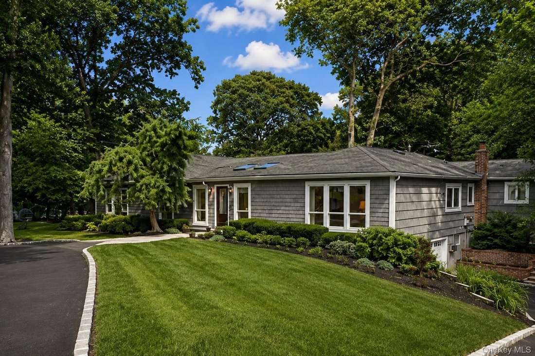 House in Huntington Station, New York, United States 2 - 18402810