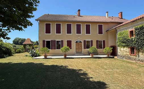 Villa in Villeneuve-de-Marsan, Nouvelle-Aquitaine, France 1