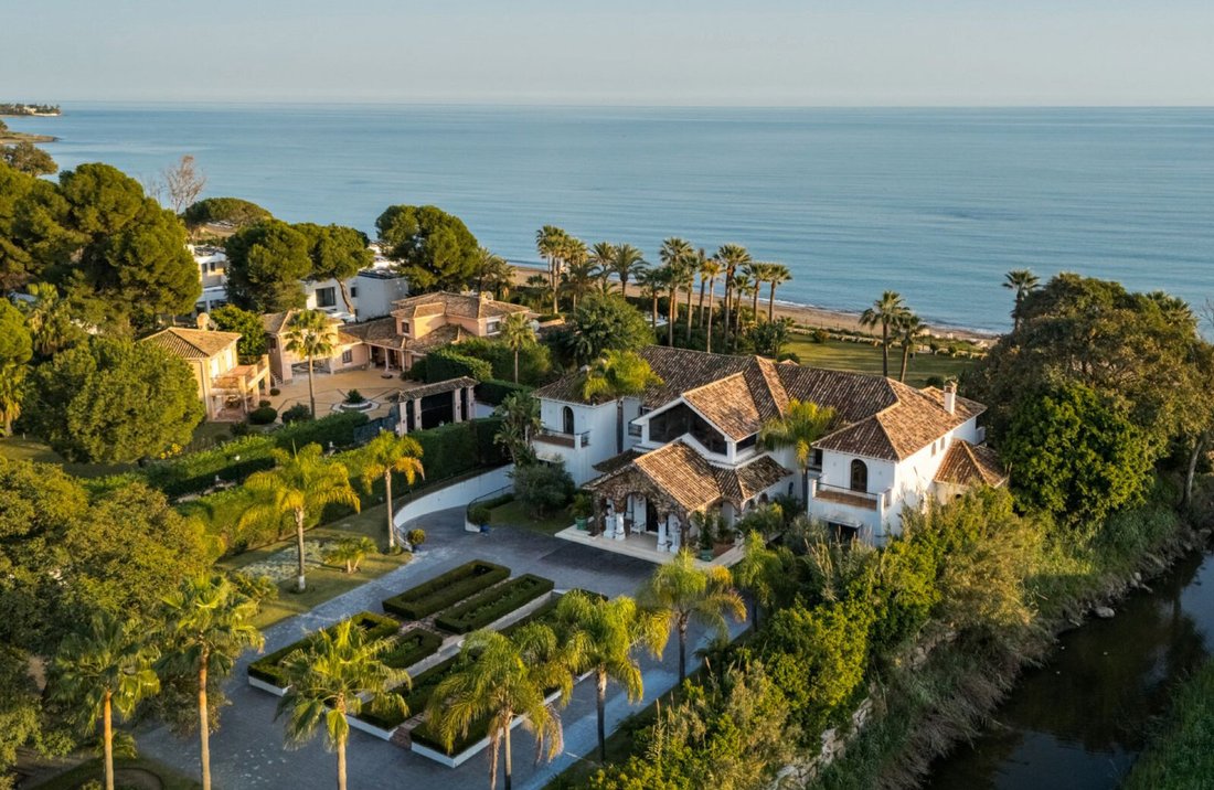 Villa in Marbella, Andalusia, Spain 1 - 18411906