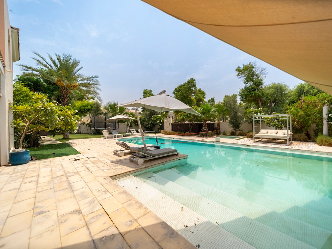 Villa in United Arab Emirates 1 - 18419372