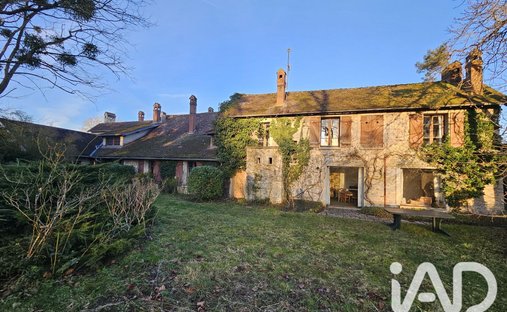 House in Saint-Martin-la-Garenne, Ile-de-France, France 1