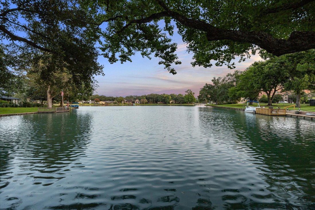 House in Sugar Land, Texas, United States 3 - 18403703