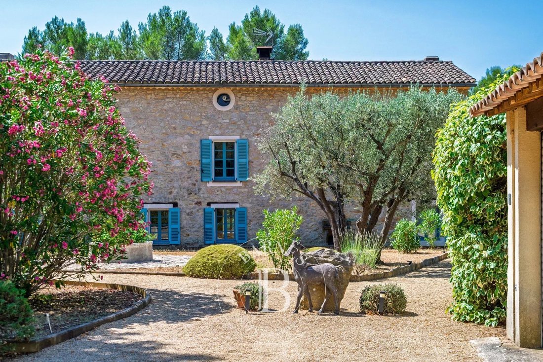Casa di campagna a Taradeau, Provenza-Alpi-Costa Azzurra, Francia 3 - 18405194