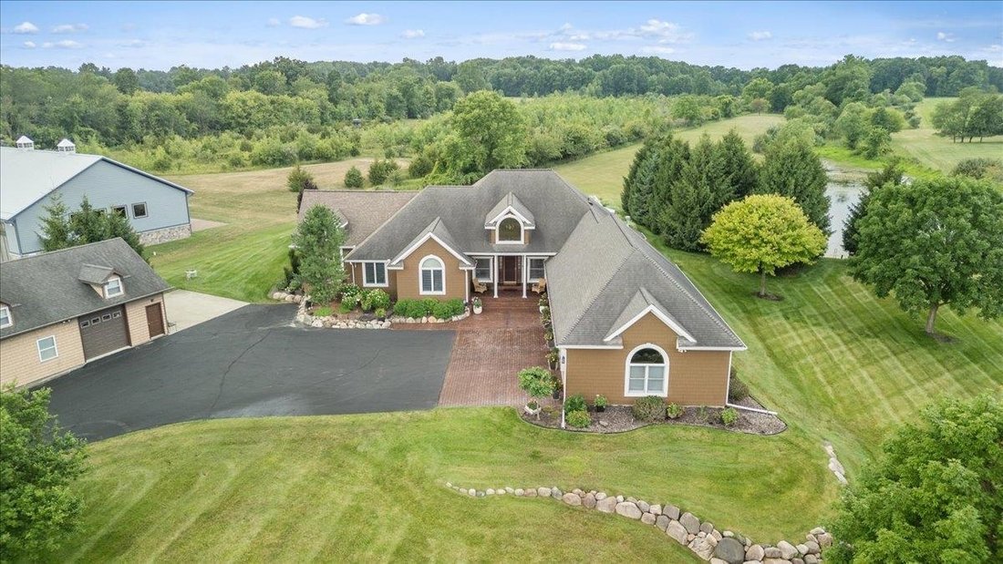 House in Owosso charter Township, Michigan, United States 5 - 18414425