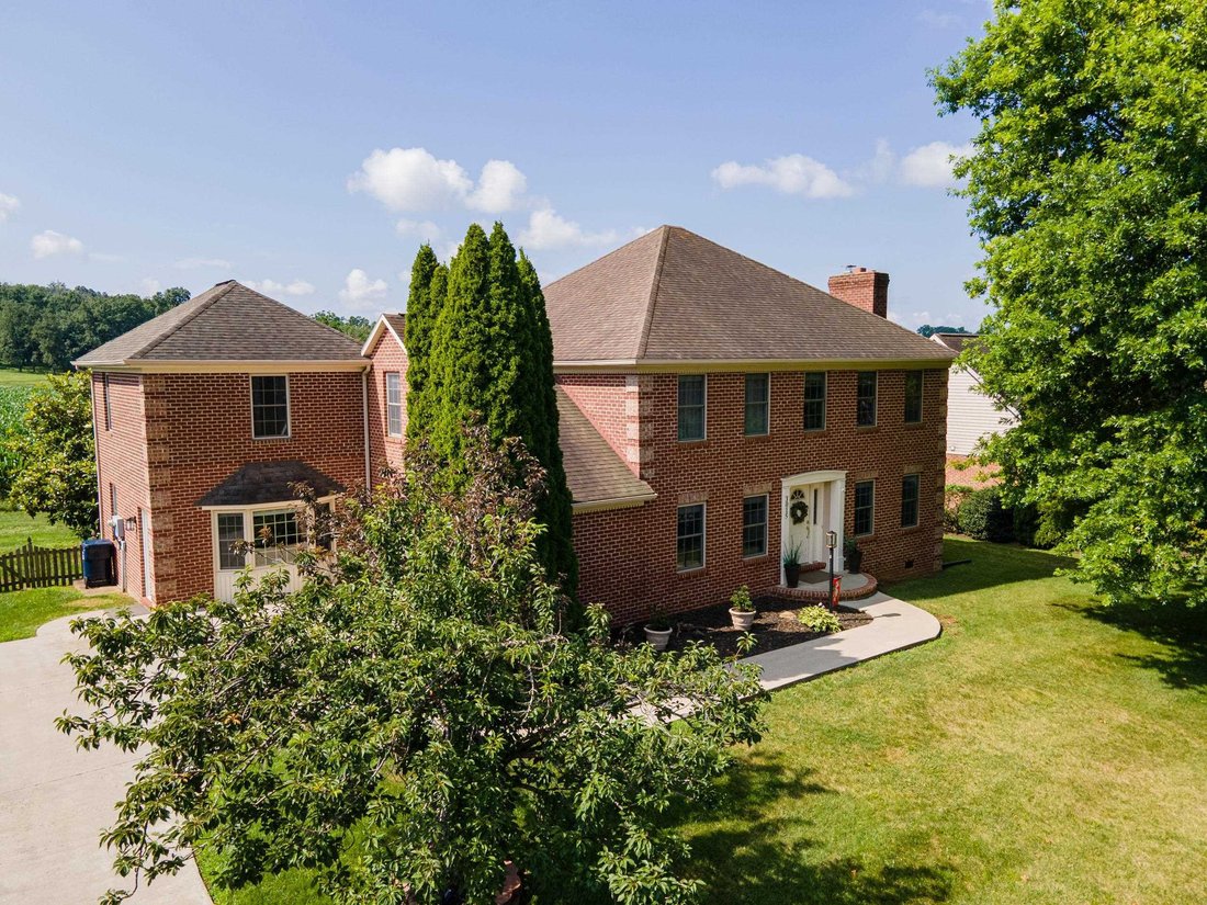House in Massanetta Springs, Virginia, United States 3 - 18402746