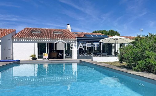House in L'Épine, Pays de la Loire, France 1