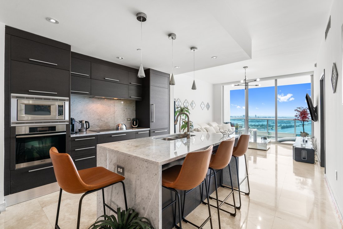 Condo in Miami, Florida, United States 4 - 18412046