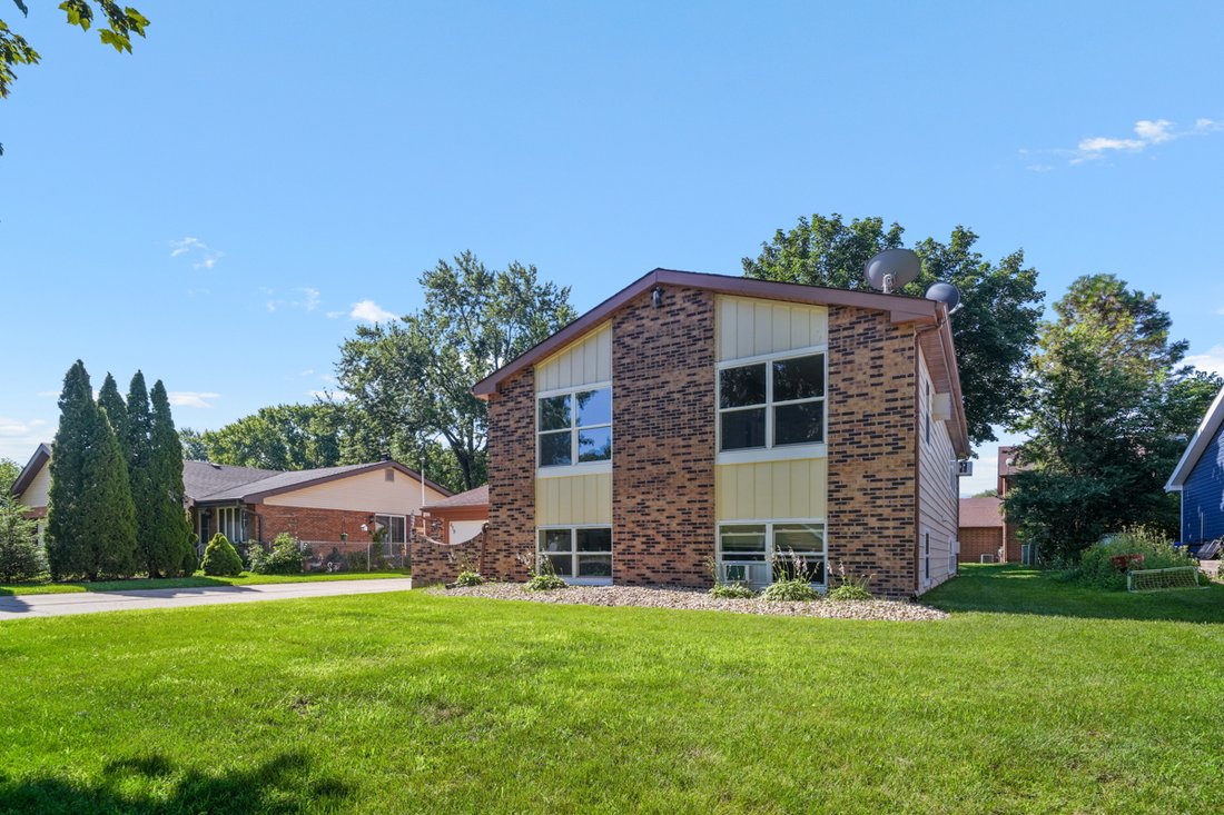 Village of Lakewood, Illinois, United States 3 - 18408444