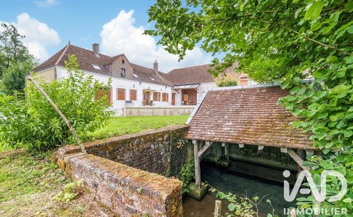Maison à Montigny-les-Monts, Grand Est, France 1