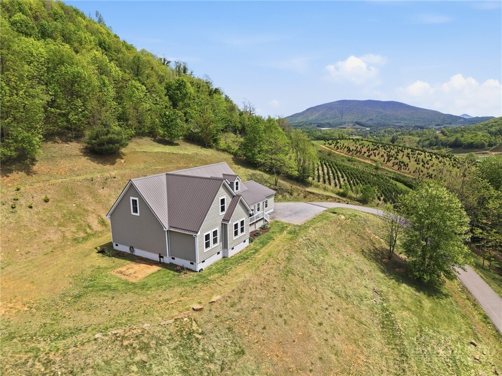House in West Jefferson, North Carolina, United States 4 - 18414411