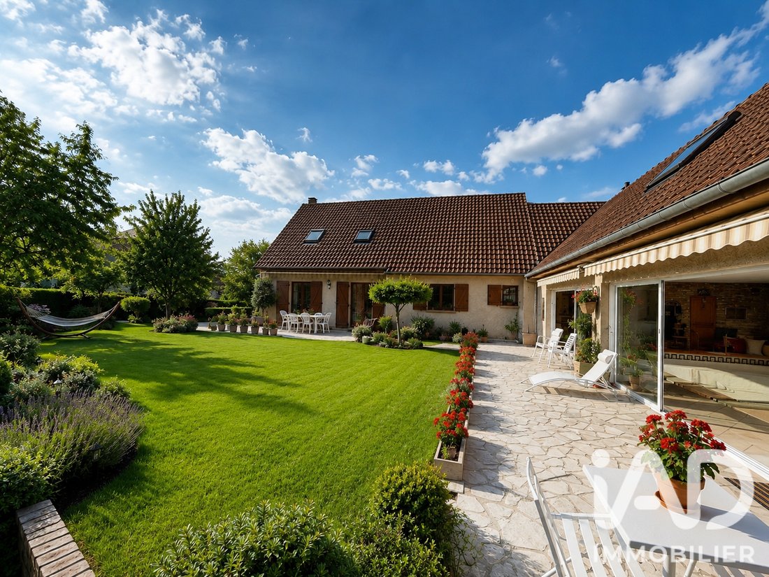 House in La Queue-en-Brie, Ile-de-France, France 2 - 18289935
