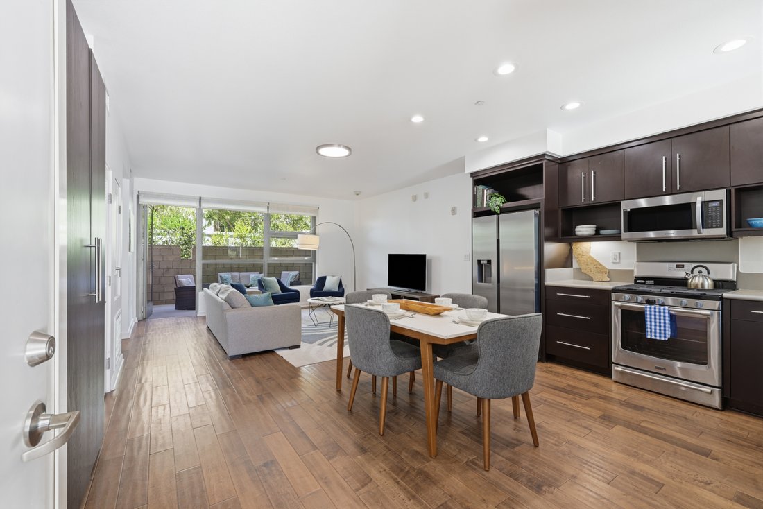 Condo in Los Angeles, California, United States 2 - 18411827