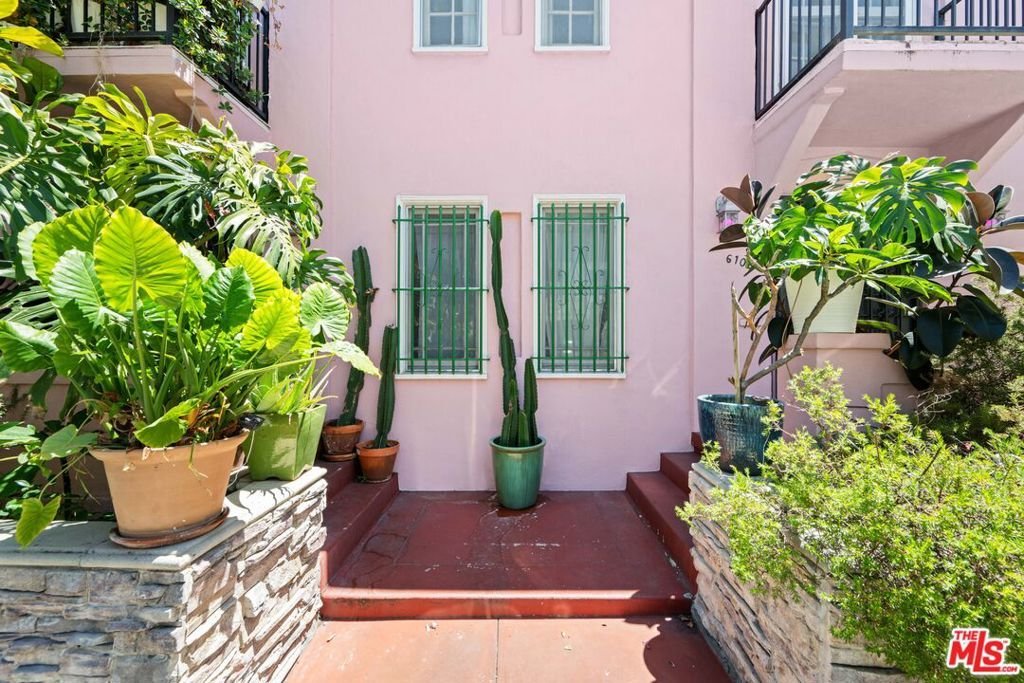 Los Angeles, California, United States 3 - 18407684